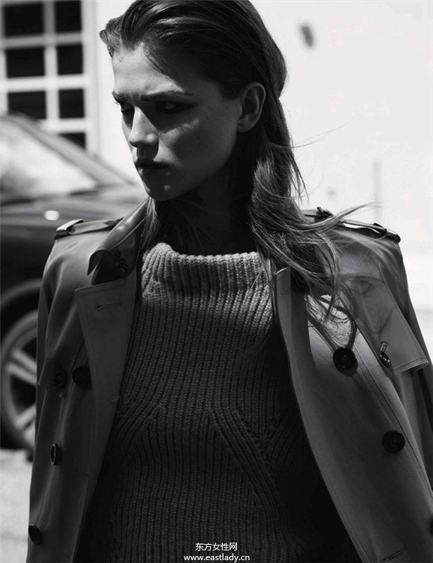 Anja Rubik & Kasia Struss 2013年8月份《Vogue》德國(guó)版