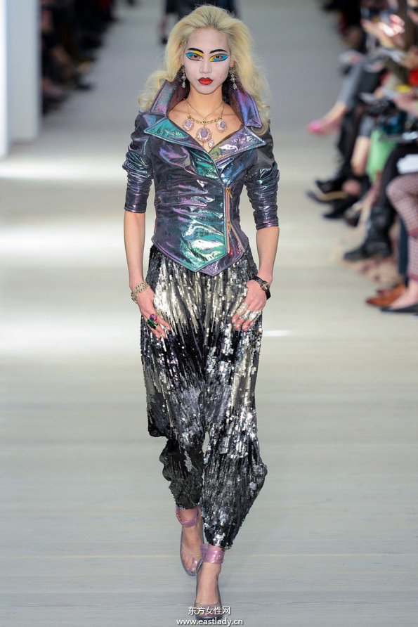 Vivienne Westwood Red Label2013倫敦時裝周裙子有范大膽撞色