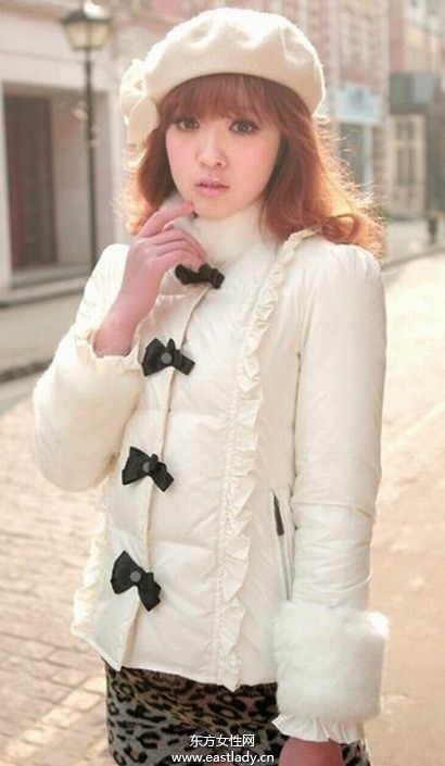 跟時尚達人學(xué)習(xí)白色服裝搭配法則