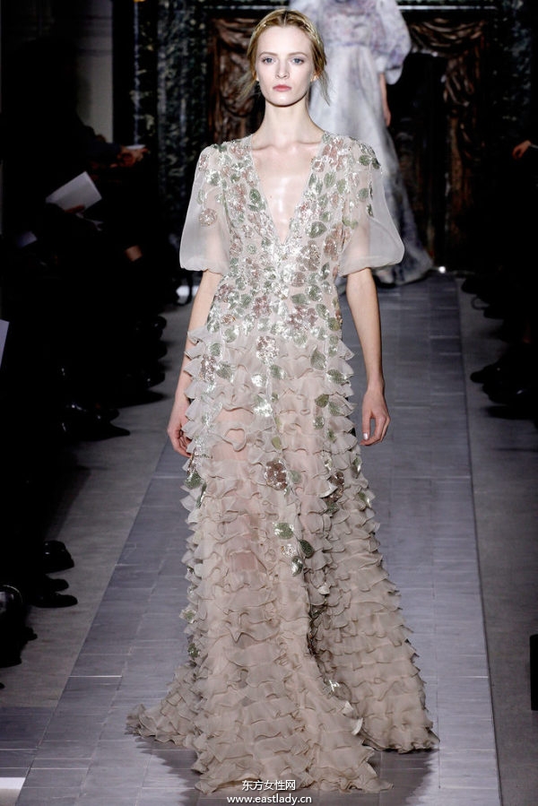 2013年Valentino春夏系列高級(jí)定制時(shí)裝秀