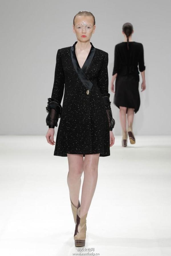 吉承倫敦時(shí)裝周2013秋冬系列 黑色元素成流行主旋律