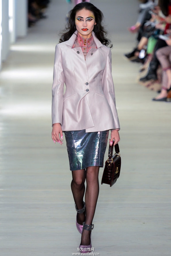 Vivienne Westwood Red Label2013倫敦時裝周裙子有范大膽撞色