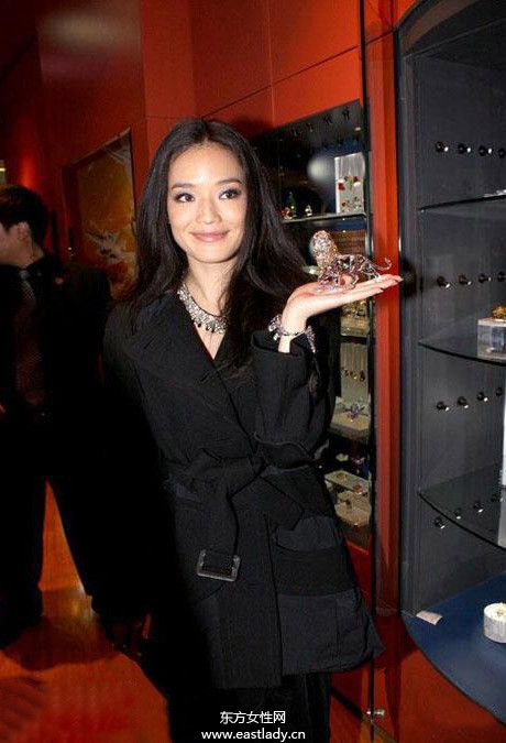 當(dāng)紅女星舒淇驚艷俏麗穿衣裝扮