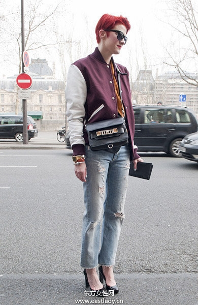 性感牛仔褲巧搭配給你不一樣的感覺(jué)