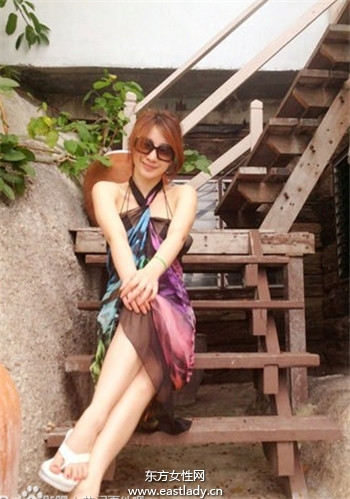 柳巖比基尼度假照讓宅男想入非非