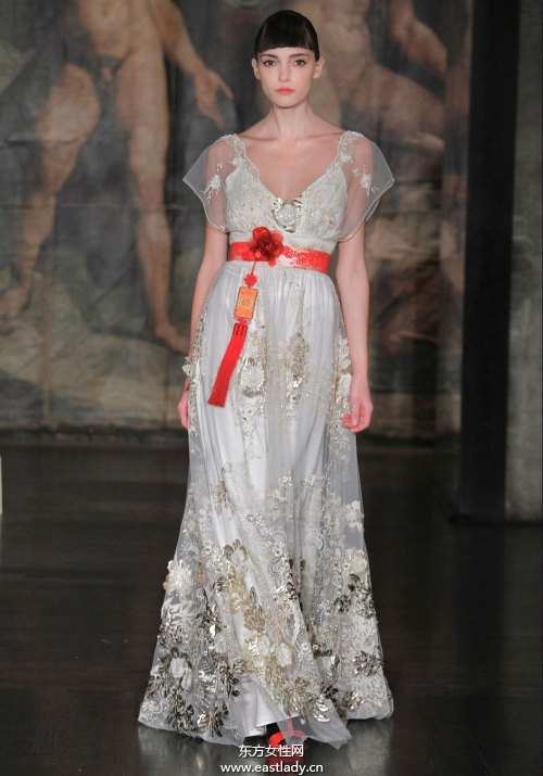 歐美達(dá)人長(zhǎng)裙混搭穿出古典氣質(zhì)