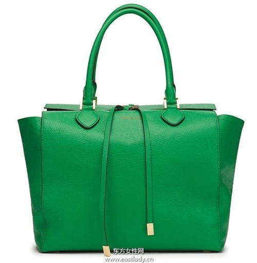 韓國女星全智賢為我們呈現(xiàn)名媛淑女的視覺享受