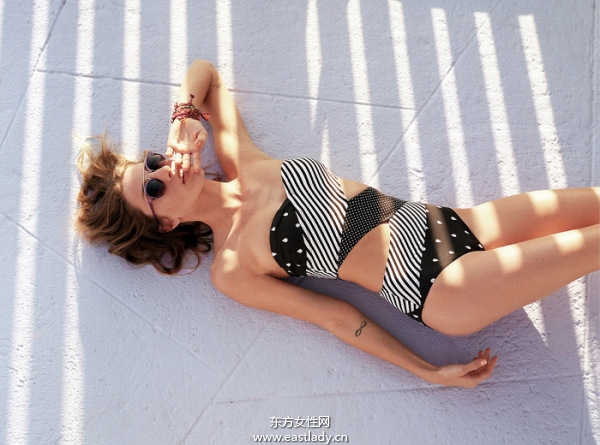 清涼夏季歐美達人比基尼出海