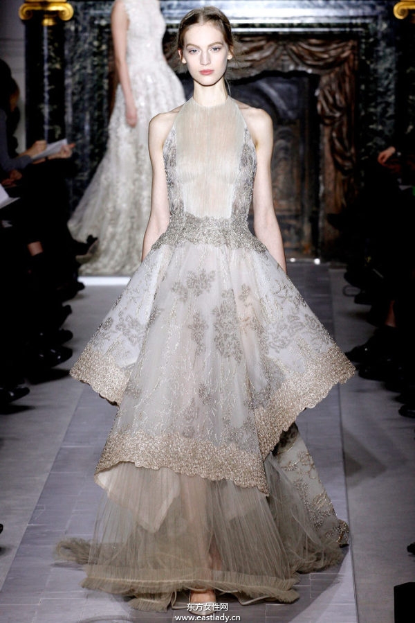 2013年Valentino春夏系列高級(jí)定制時(shí)裝秀