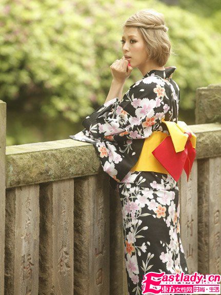 不同花朵圖案日本浴衣突出夏日氣息