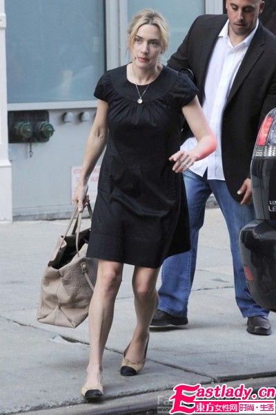 夏日學明星服裝搭配穿出個性時尚