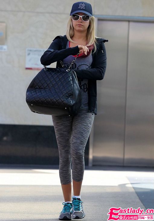 盤(pán)點(diǎn)明星運(yùn)動(dòng)裝扮 看看哪位明星最會(huì)打扮