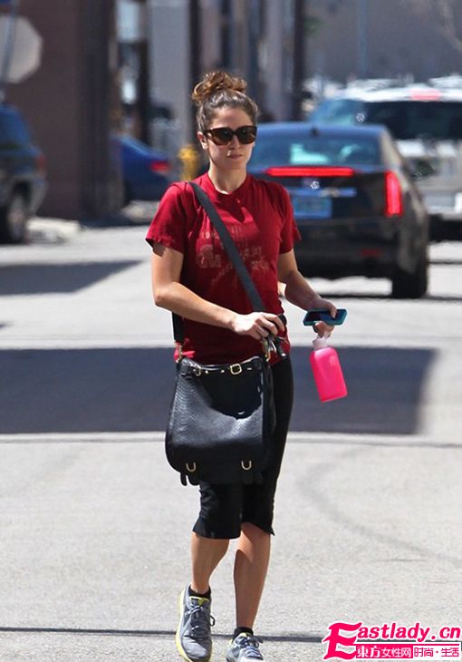 盤(pán)點(diǎn)明星運(yùn)動(dòng)裝扮 看看哪位明星最會(huì)打扮