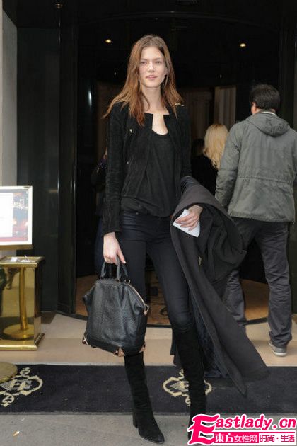 天生衣架子 國際超模街頭美腿賞析