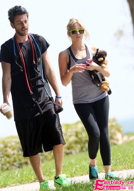 盤點(diǎn)明星運(yùn)動(dòng)裝扮 看看哪位明星最會(huì)打扮