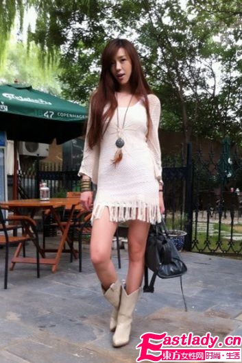 E罩杯女神周韋彤大秀時(shí)尚裝扮