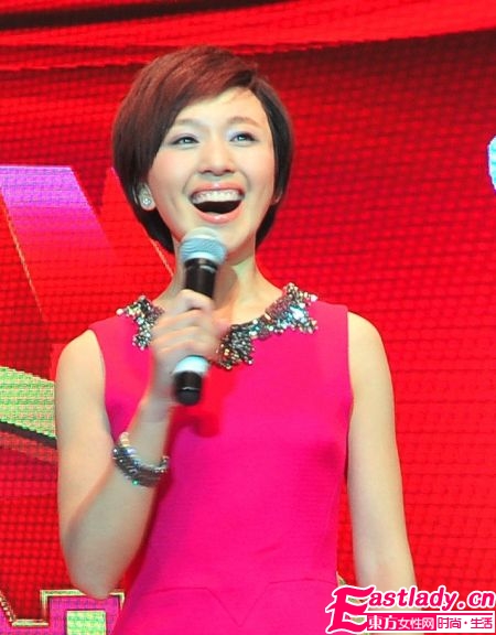 央視一套新一代《新聞聯(lián)播》主持人歐陽夏丹獨(dú)到穿衣見解