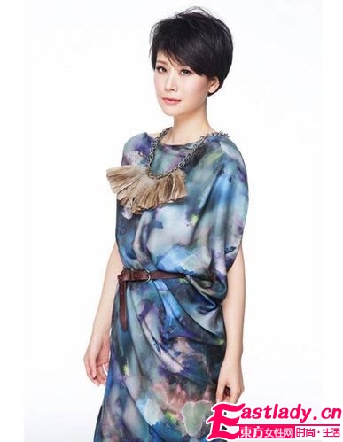 海清裙裝演繹性感 簡(jiǎn)約又大方