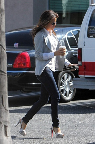 跟明星學(xué)時(shí)尚 明星們最愛的出街愛鞋