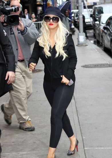 夏日來(lái)臨學(xué)時(shí)尚達(dá)人穿衣打扮