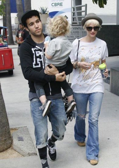 夏日來(lái)臨學(xué)時(shí)尚達(dá)人穿衣打扮