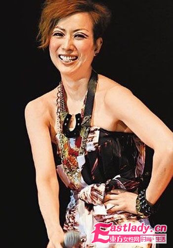 許志安 鄭秀文復(fù)合 穿衣打扮十分般配