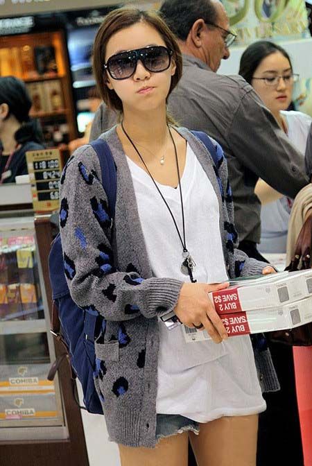 2011最新時尚服裝 T恤外套短褲很給力