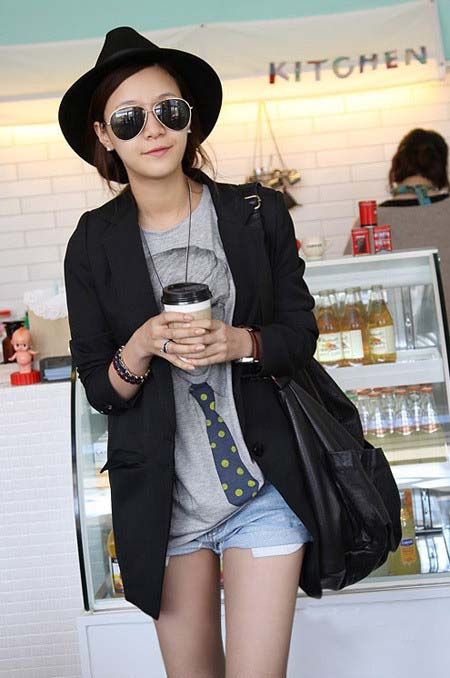 2011最新時(shí)尚服裝 T恤外套短褲很給力