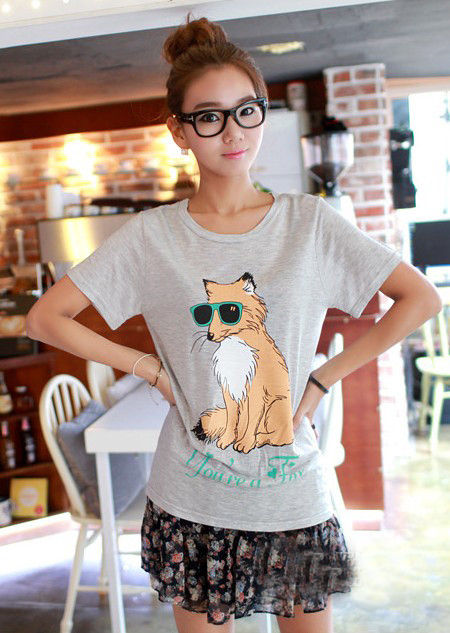 漂亮MM五一長假旅游性感裝扮