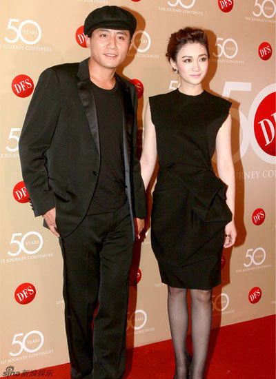 淑女轉(zhuǎn)型帥小伙 李小冉淑女轉(zhuǎn)型穿搭對(duì)比