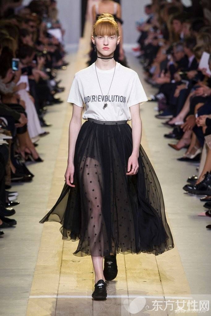 2017時(shí)裝周來(lái)襲 盤點(diǎn)都有哪些爆款潮流單品