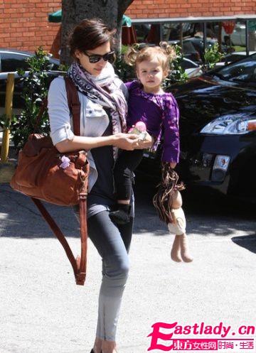 好萊塢女星大愛牛仔褲 美腿修型正好穿