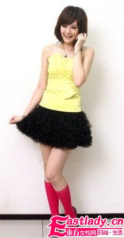 明星裝嫩必殺技 中長襪強勢回潮