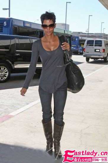 好萊塢女星大愛牛仔褲 美腿修型正好穿