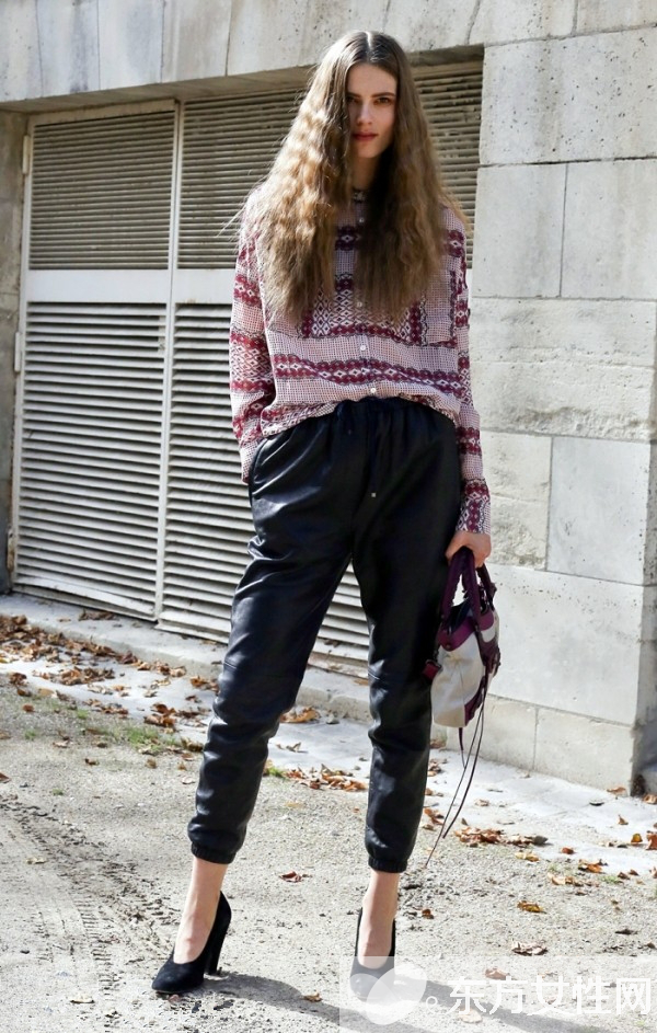 時(shí)尚單品運(yùn)動(dòng)褲 搭配妙招穿出自己的個(gè)性來