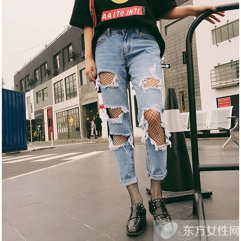 曾經(jīng)超土的漁網(wǎng)襪 現(xiàn)在也能時髦穿你被get到了嗎