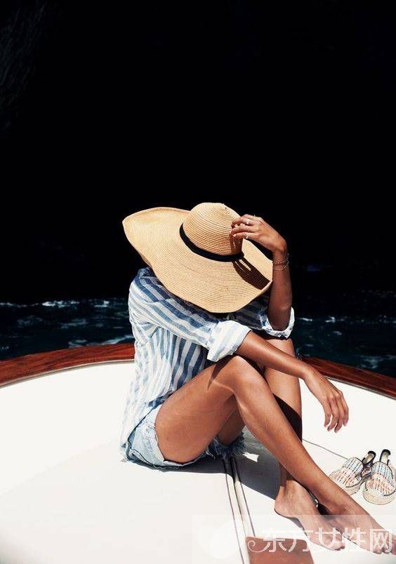 星范十足的減齡裝扮 這些 顯嫩單品 一個(gè)也不能少