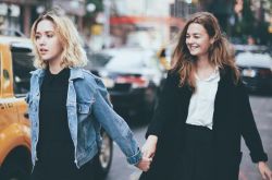 星范十足的減齡裝扮 這些 顯嫩單品 一個(gè)也不能少