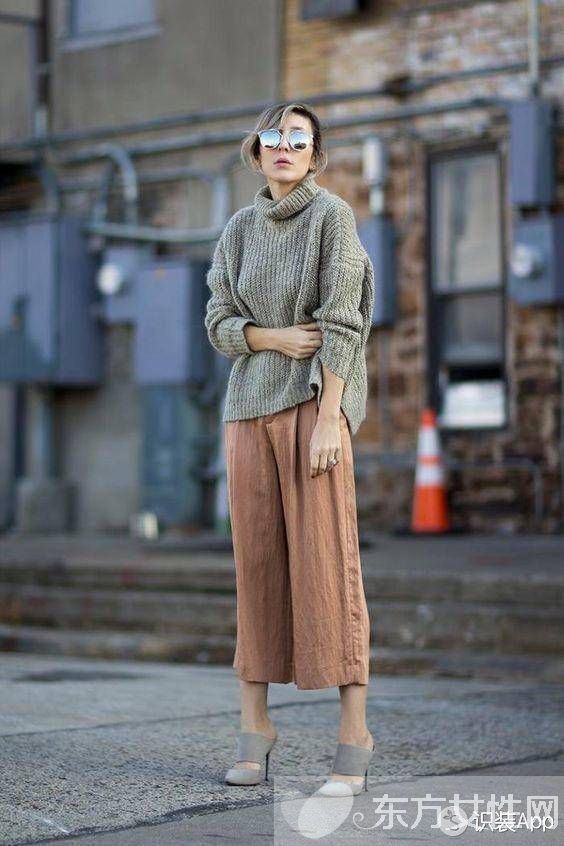 秋冬季節(jié)一件高領(lǐng)毛衣竟有這么多種穿法