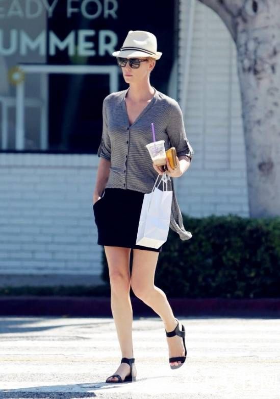 太陽帽學(xué)著這么搭 造型瞬間時(shí)髦起來