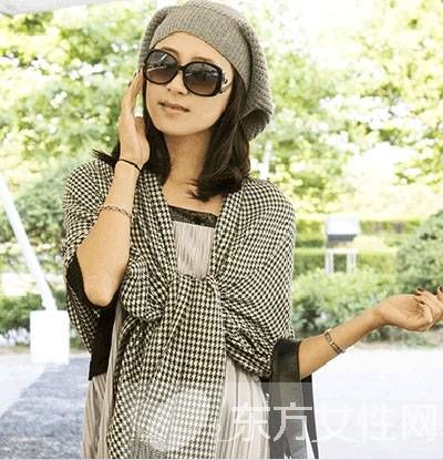 教你早春另類時(shí)尚披肩搭配 圍巾也可變披肩