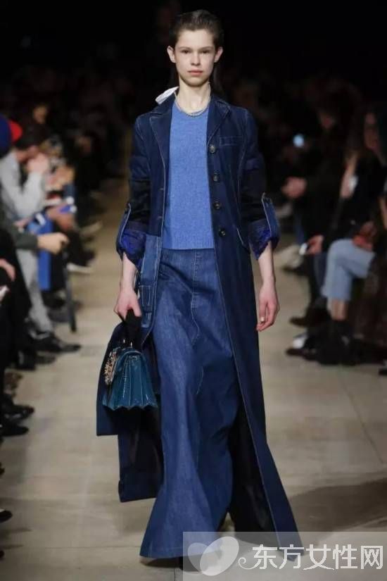 這個冬天 天鵝絨包包正悄悄大步邁進