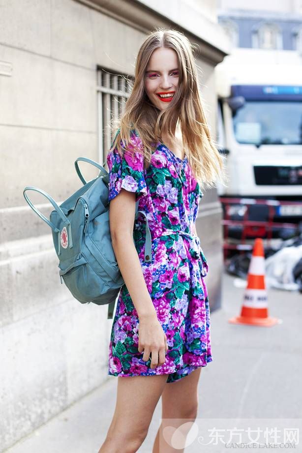 星范十足的減齡裝扮 這些 顯嫩單品 一個(gè)也不能少