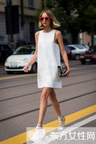 細(xì)高跟涼拖鞋時尚搭配技巧 這么搭怎么看都是美的