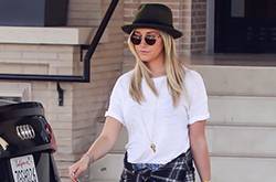 白色衣服百搭又時(shí)髦 想怎么搭就怎么搭