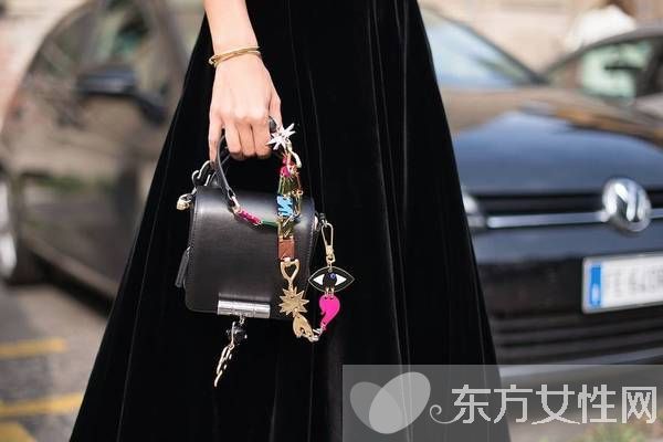 秋冬4種迷你手袋風(fēng)格 時(shí)髦的你可千萬別錯(cuò)過