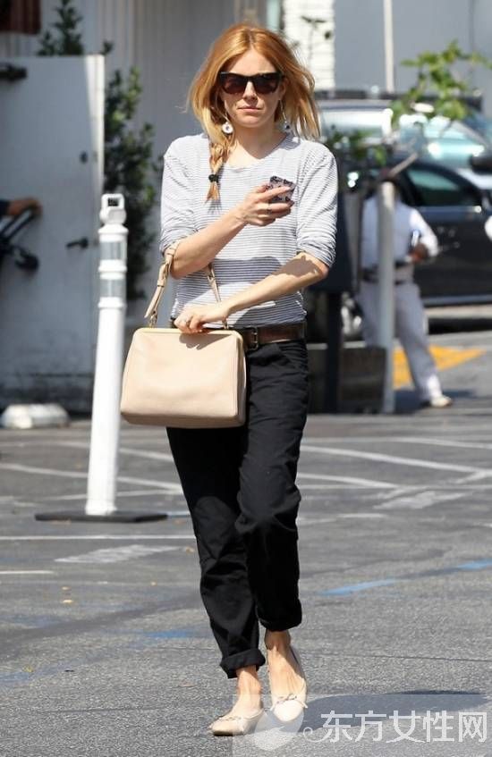 時(shí)尚單鞋怎么搭配 看看街拍?？投荚趺创?  height=