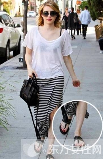 好萊塢女星也愛它 平底涼鞋搭上長(zhǎng)裙真是美極了