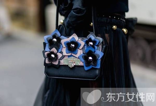 秋冬4種迷你手袋風(fēng)格 時(shí)髦的你可千萬別錯(cuò)過