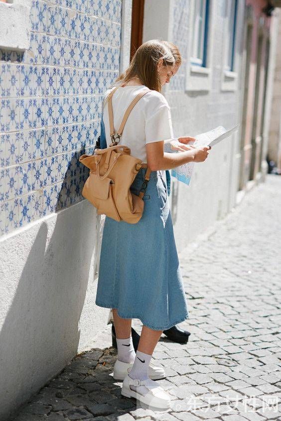 星范十足的減齡裝扮 這些 顯嫩單品 一個(gè)也不能少